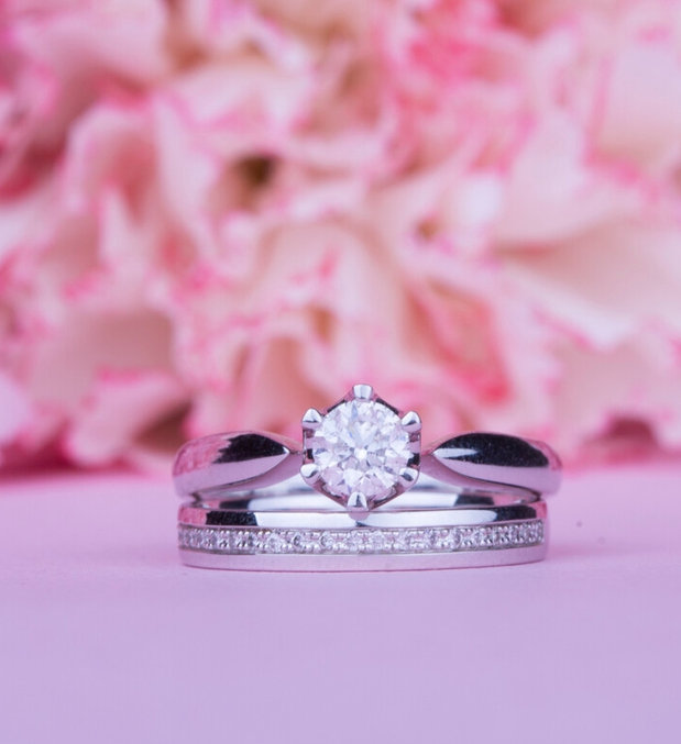 Pomůžeme vám vybrat zásnubní prsten snů!