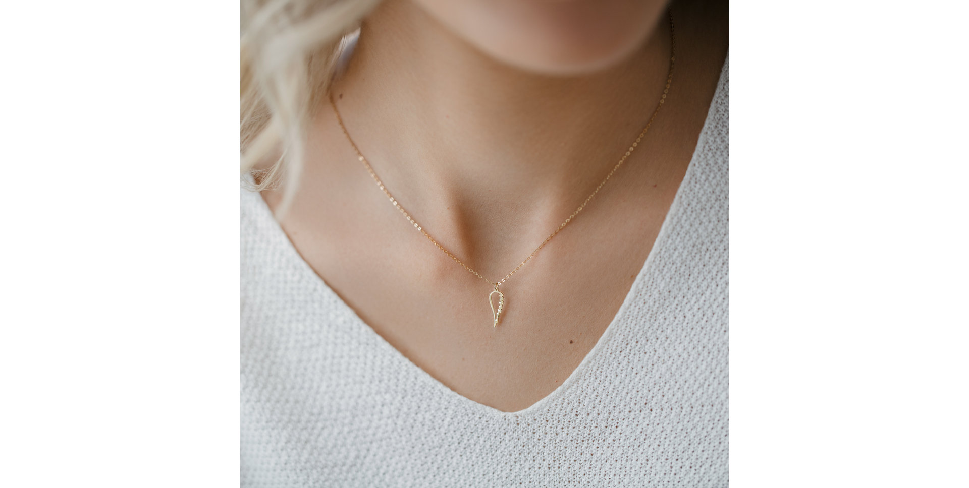 Náhrdelník s diamantem Angel Wing