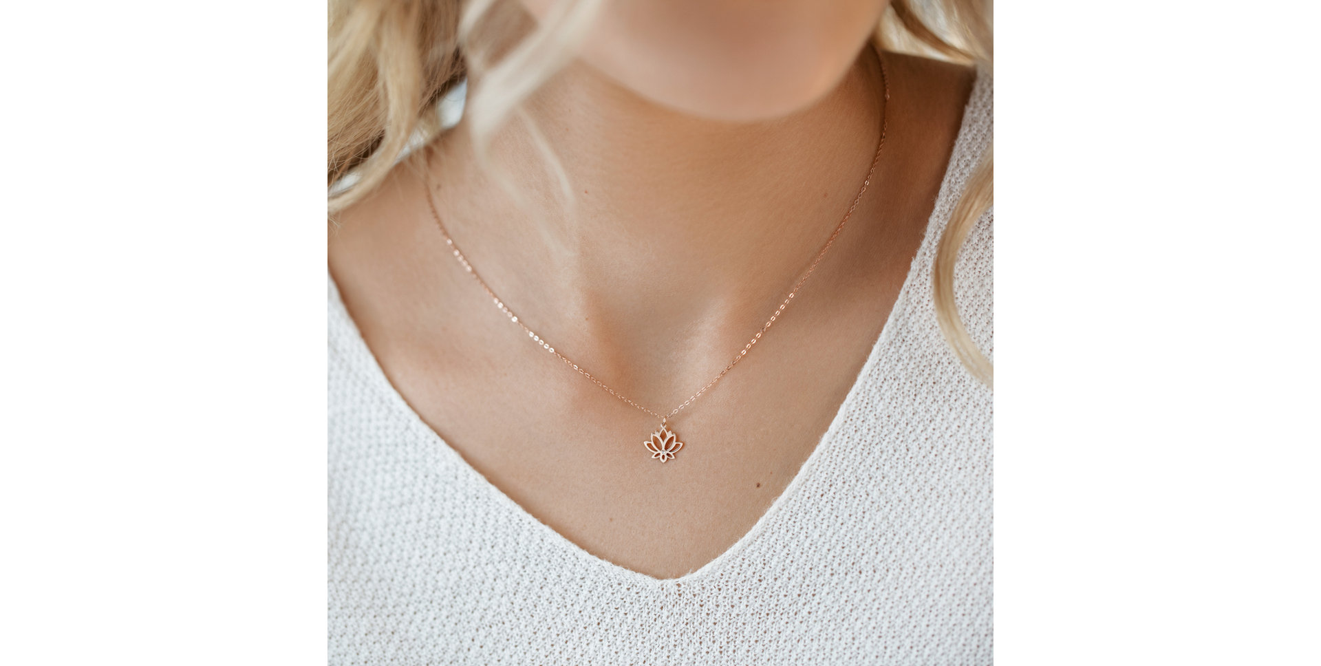 Náhrdelník s diamantem Lotus Flower