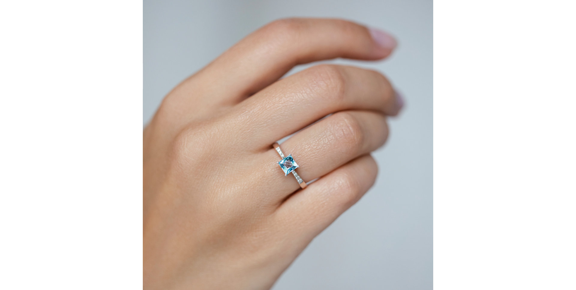 Prsten s diamanty a topazem swiss Lucky Blue