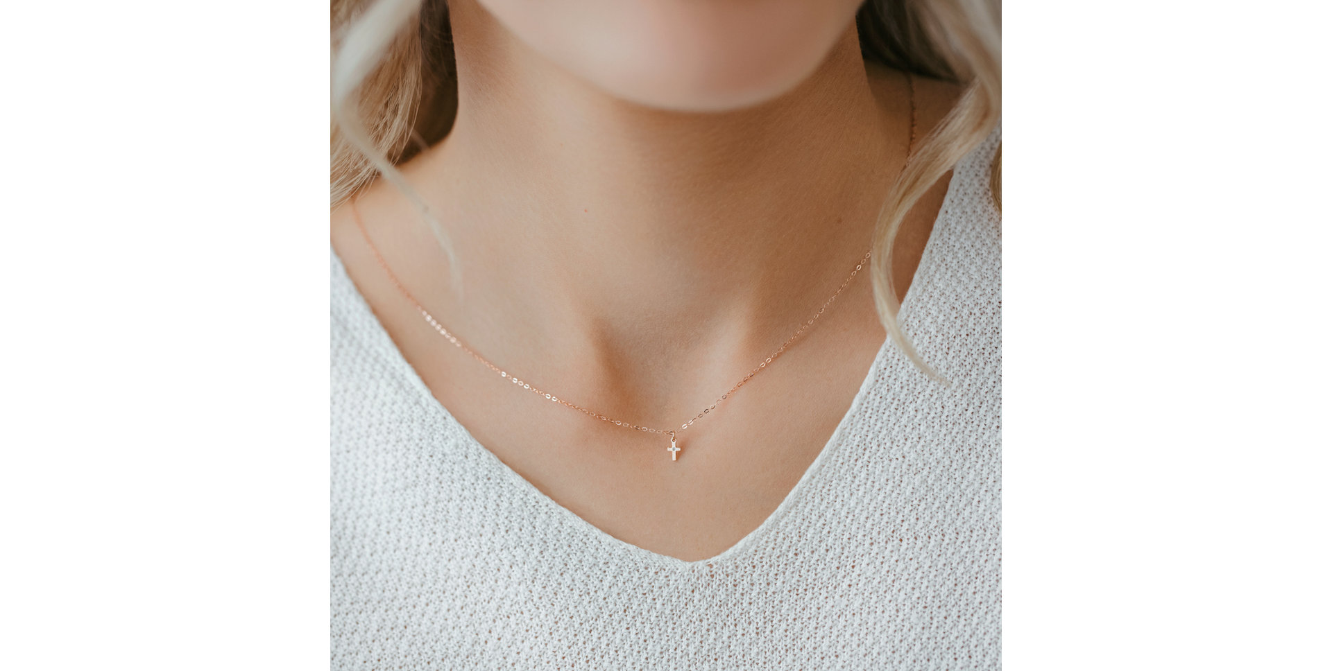 Náhrdelník s diamantem Cross