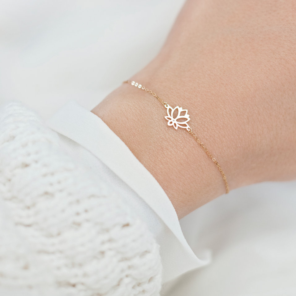 Náramek s diamantem Lotus