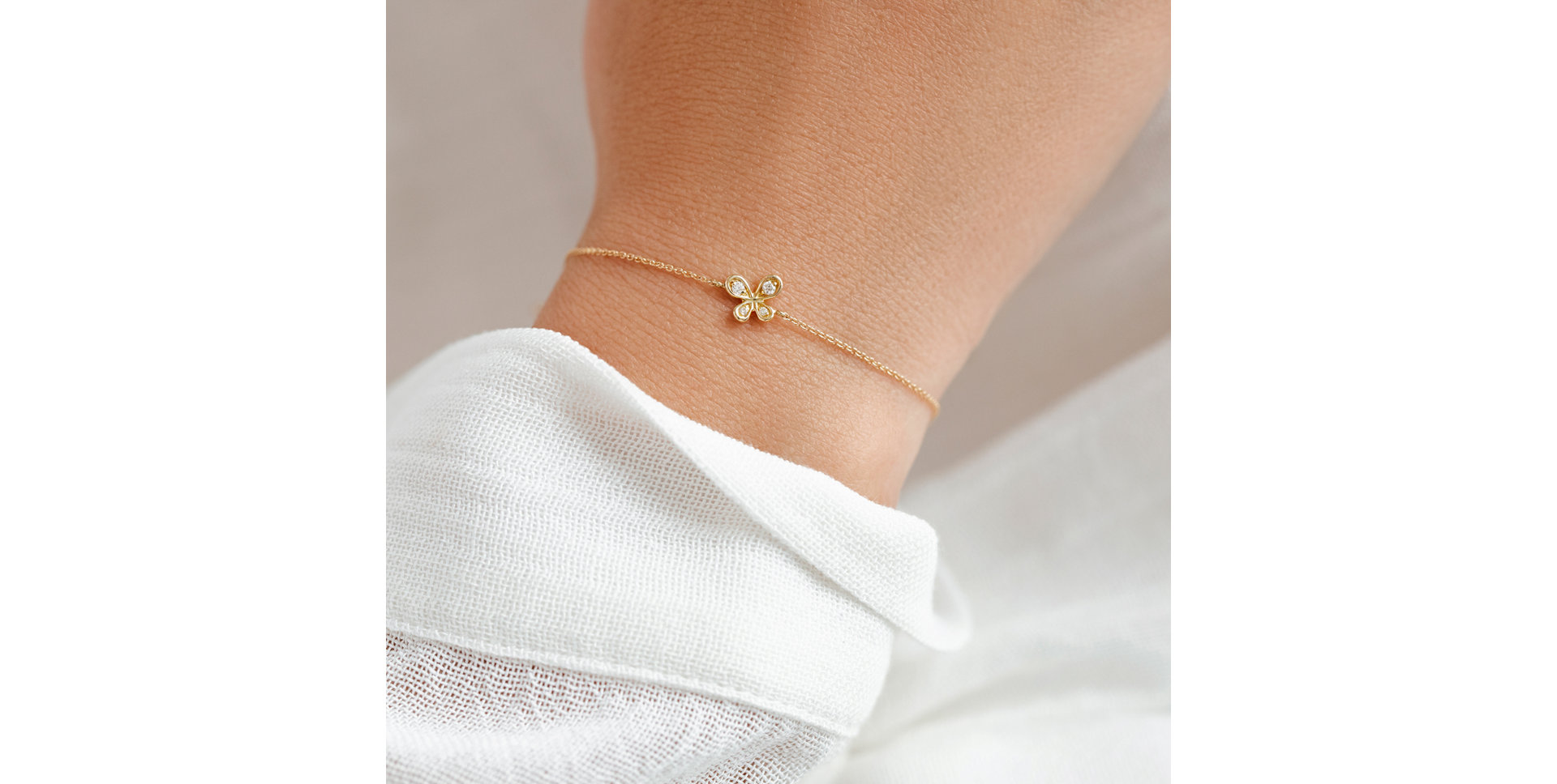 Náramek s hnědými diamanty Little Butterfly