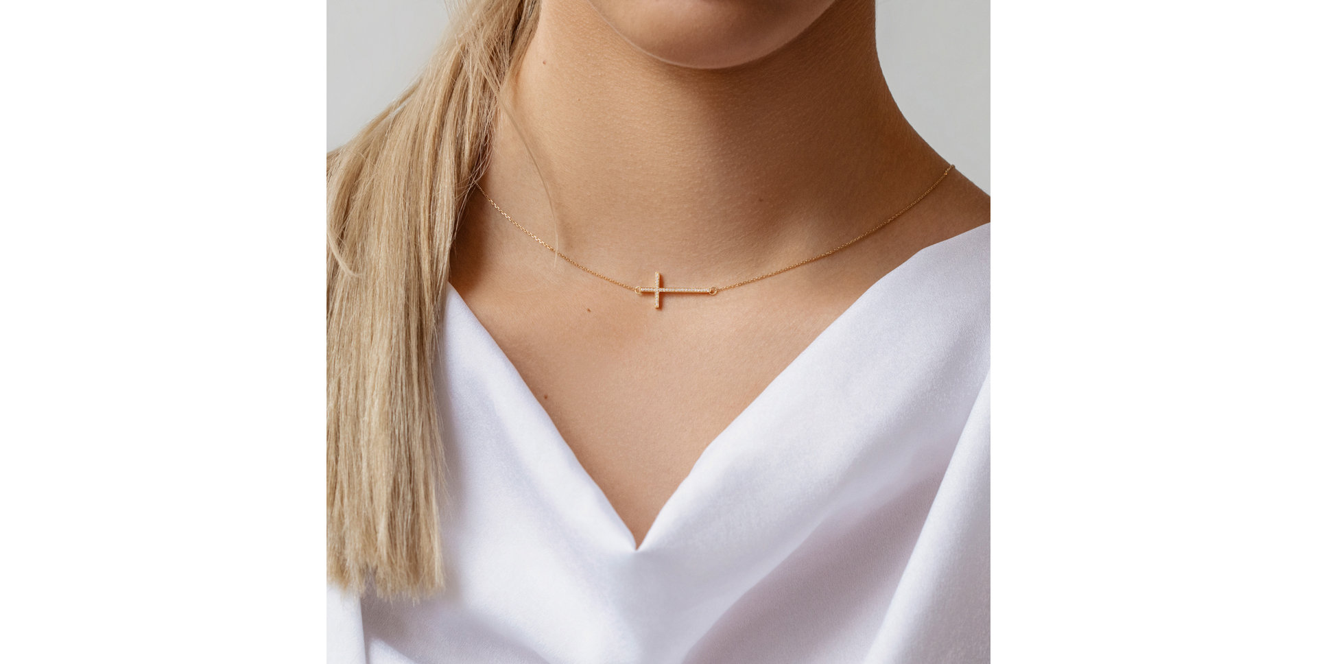Náhrdelník s diamanty Cross