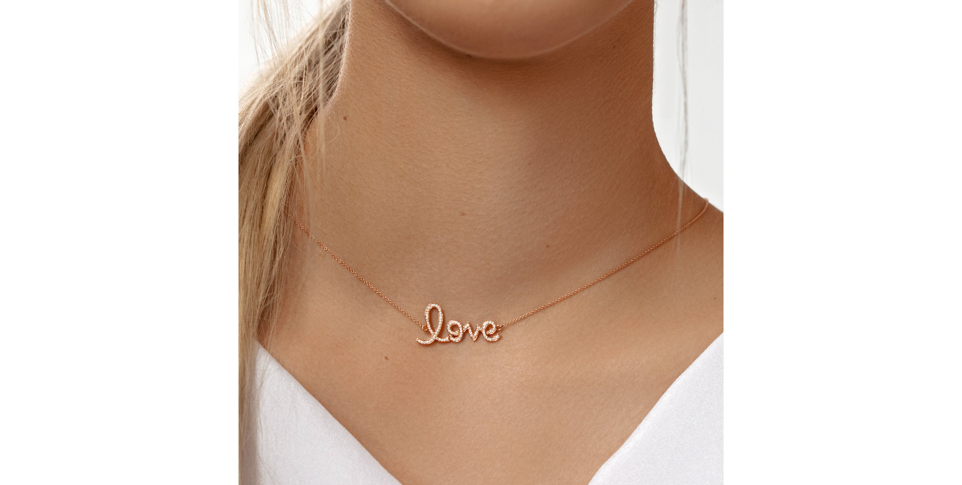 Náhrdelník s diamanty Love