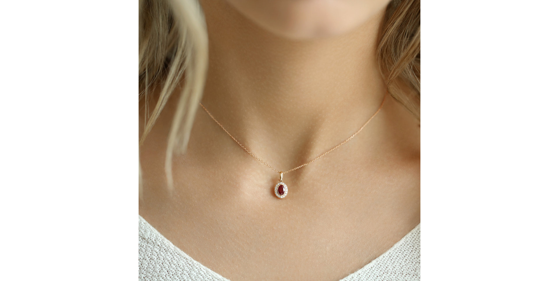 Přívěsek s rubínem a diamanty Lovely Amulet