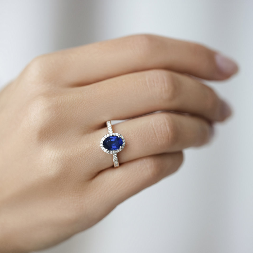 Prsten s diamanty a safírem Princess