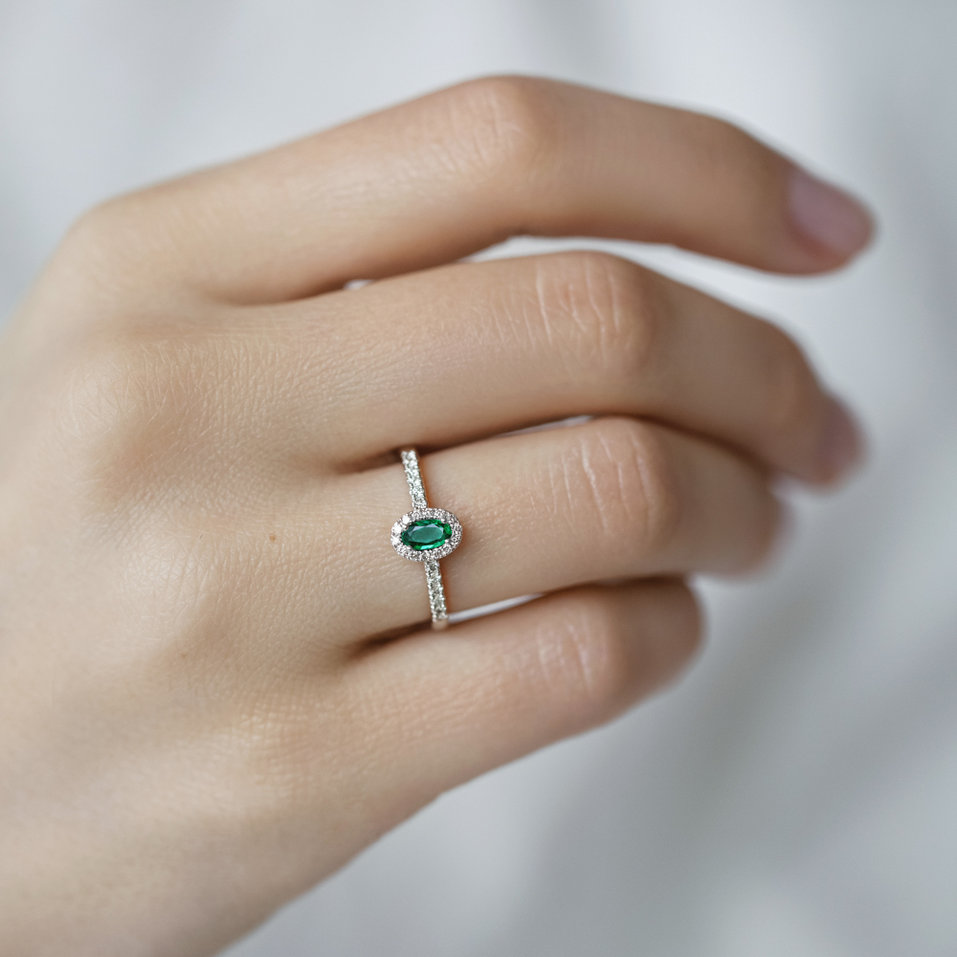 Prsten s diamanty a smaragdem Princess