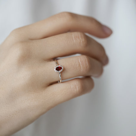 Prsten s diamanty a rubínem Princess