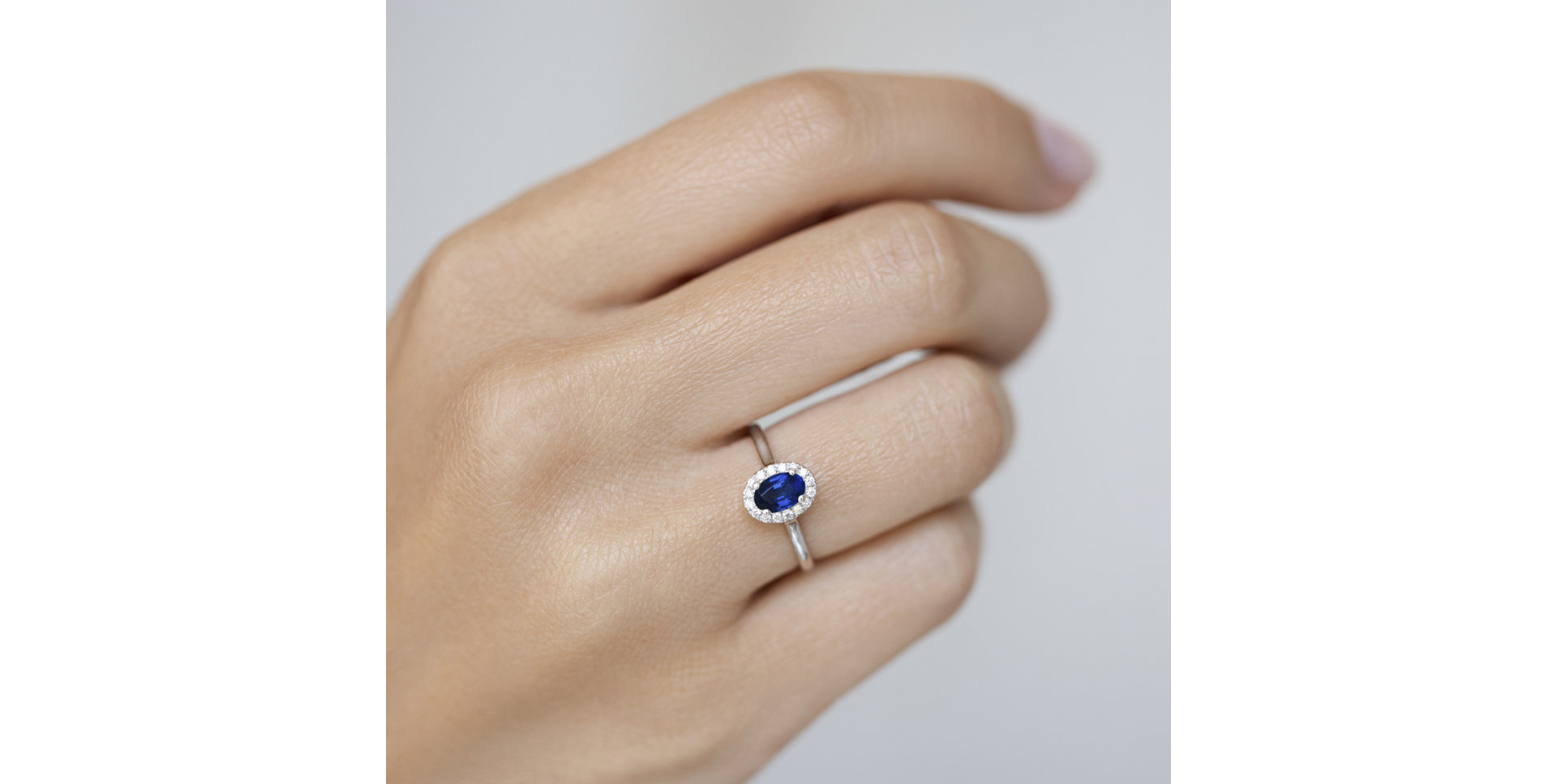 Prsten s diamanty a safírem Princess