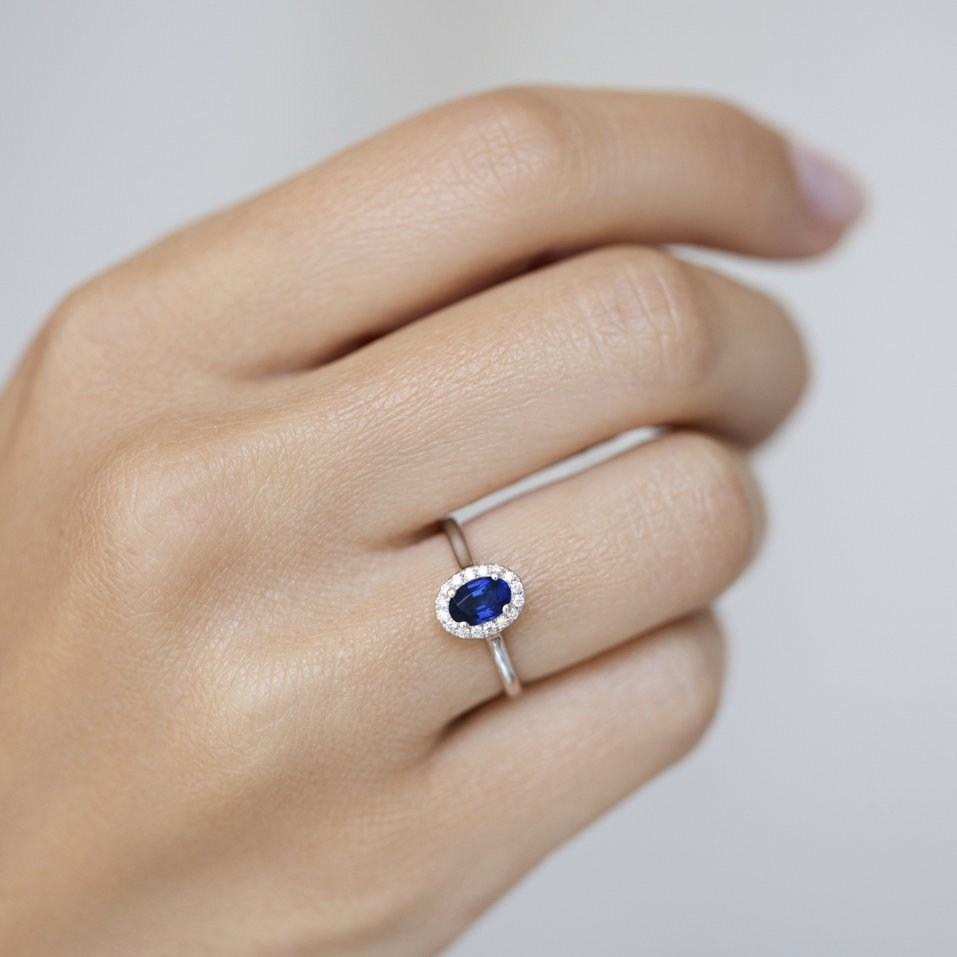 Prsten s diamanty a safírem Princess