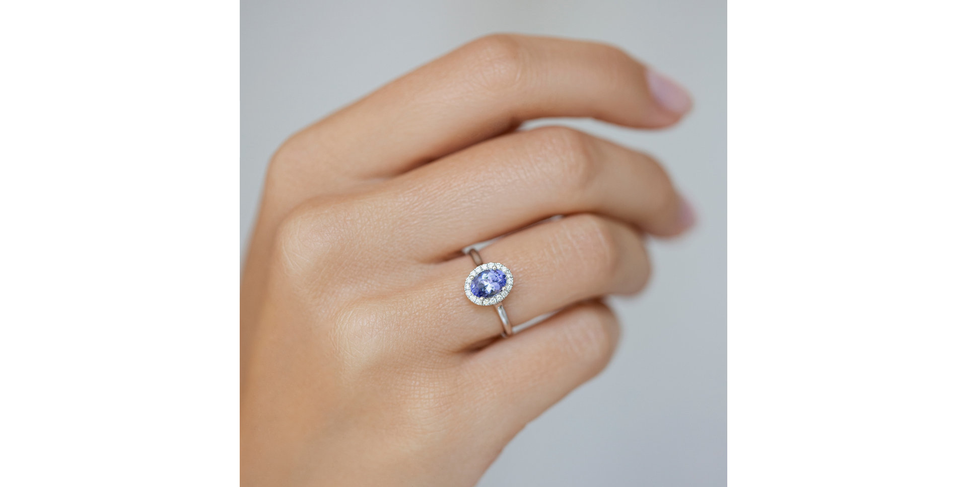 Prsten s diamanty a smaragdem Princess