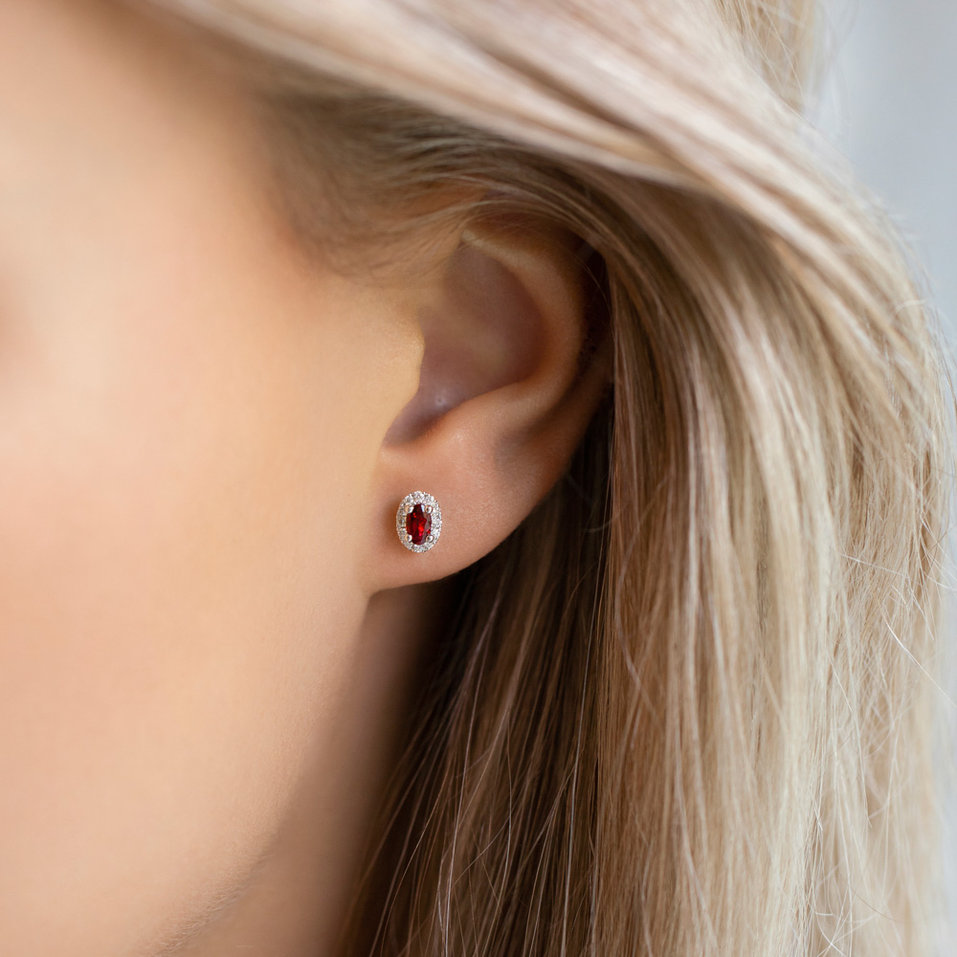 Náušnice s diamanty a safírem Princess