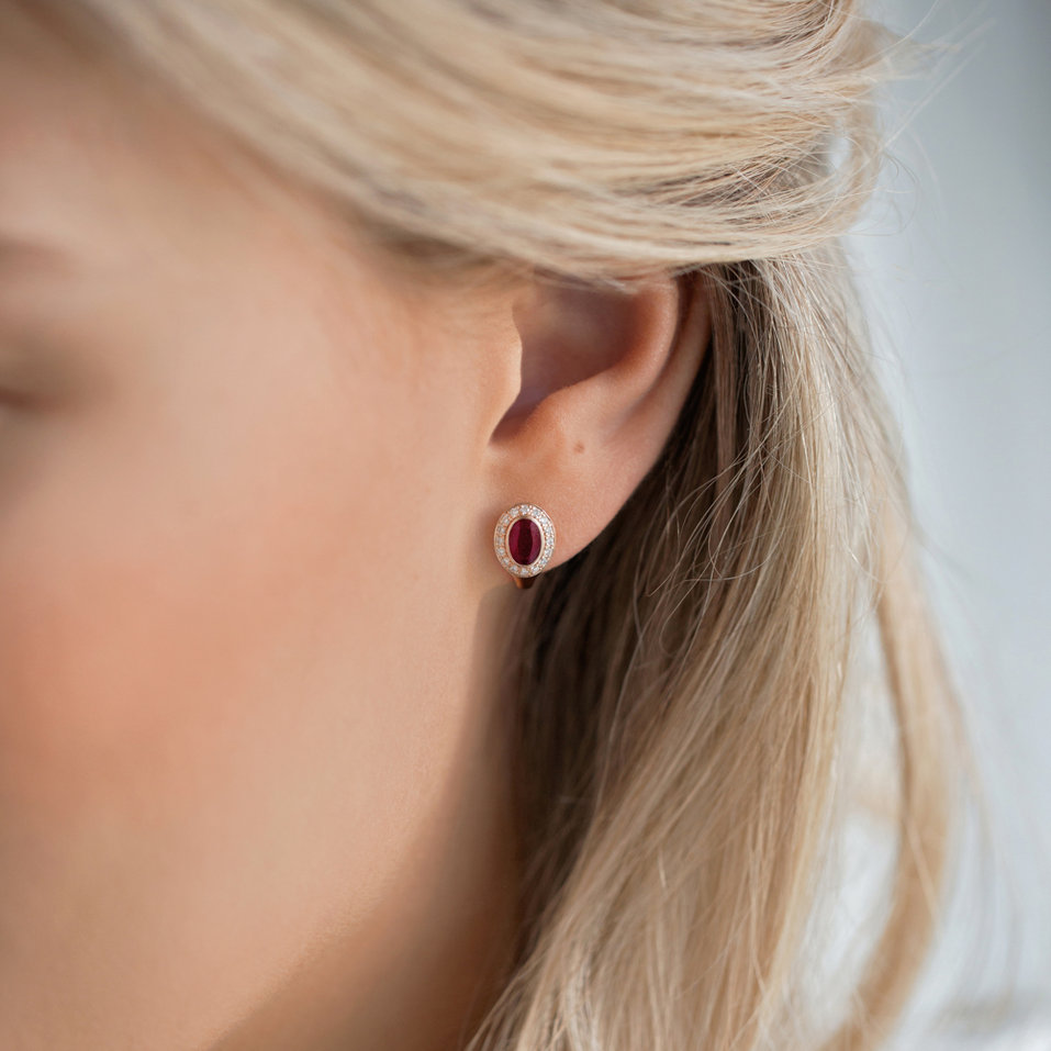 Náušnice s diamanty a rubínem Lucky Ruby