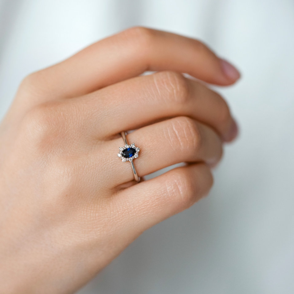 Prsten s diamanty a safírem Princess