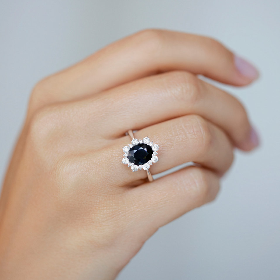 Prsten s diamanty a safírem Princess