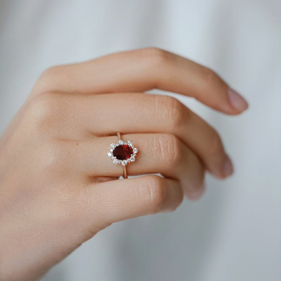 Prsten s rubínem a diamanty Princess