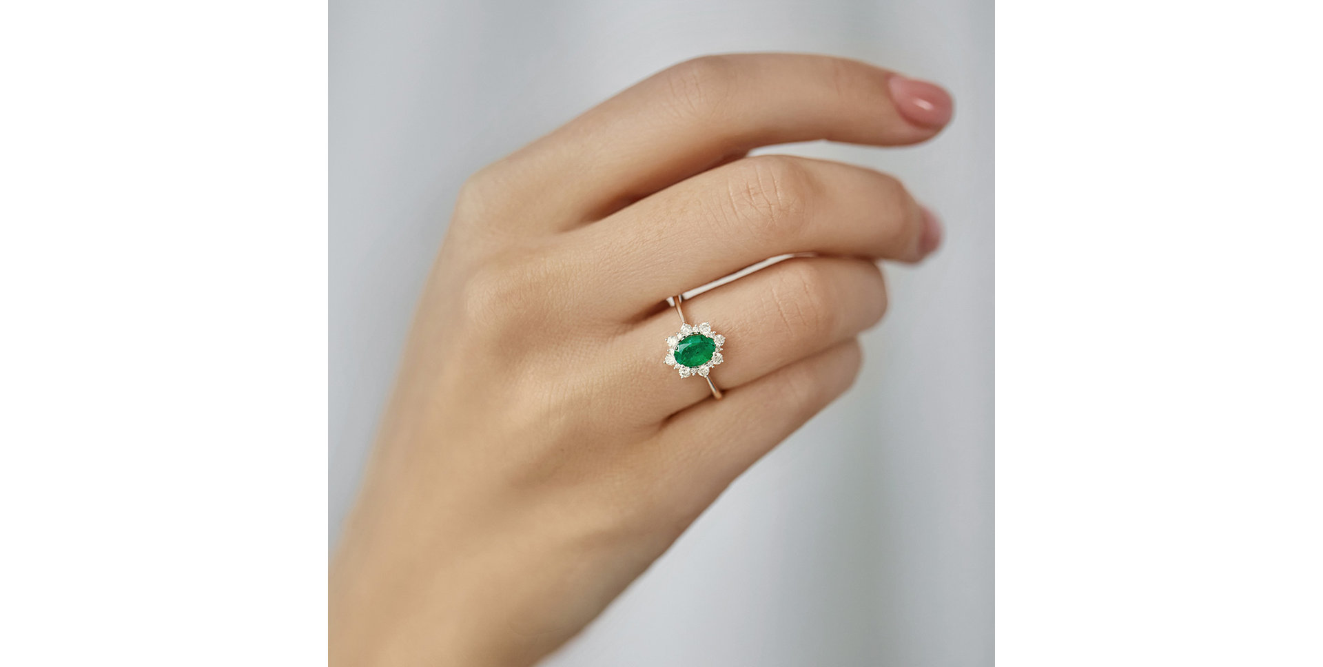Prsten s diamanty a smaragdem Princess