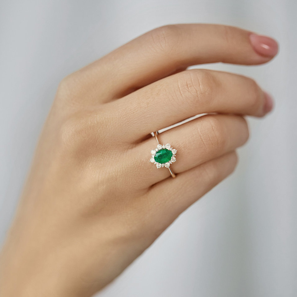 Prsten s diamanty a smaragdem Princess