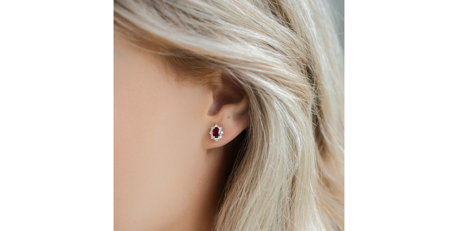 Náušnice s diamanty a safírem Princess