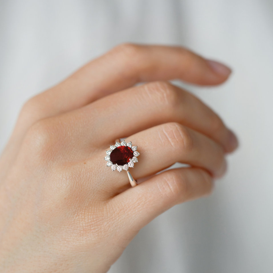 Prsten s rubínem a diamanty Princess