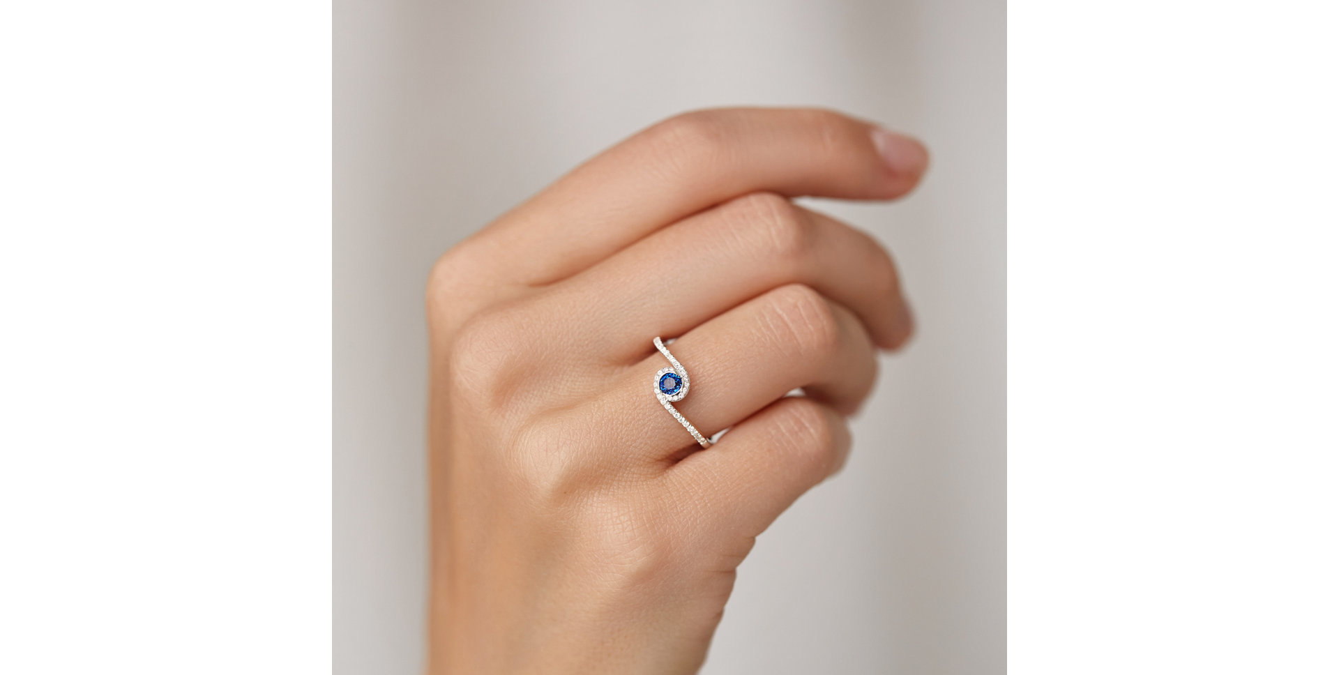 Prsten s diamanty a safírem Sapphire Galaxy