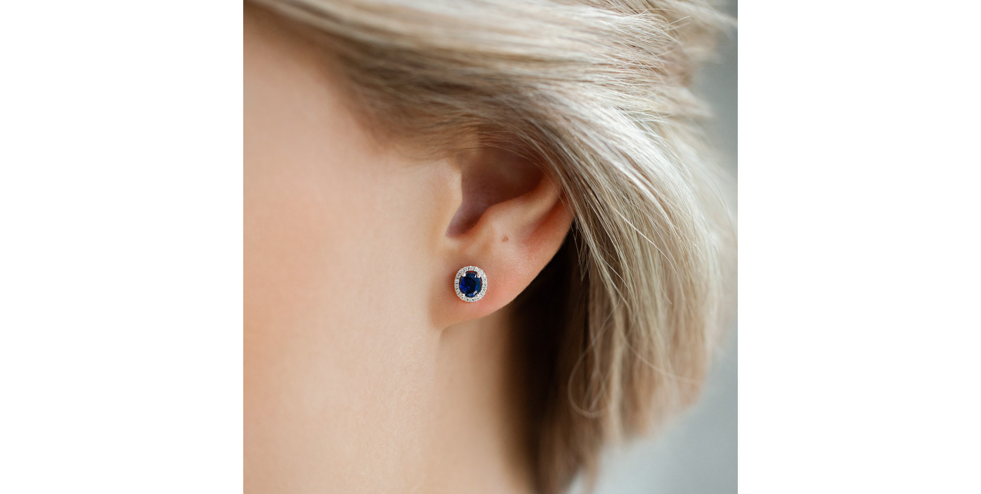 Náušnice s diamanty a safírem Princess