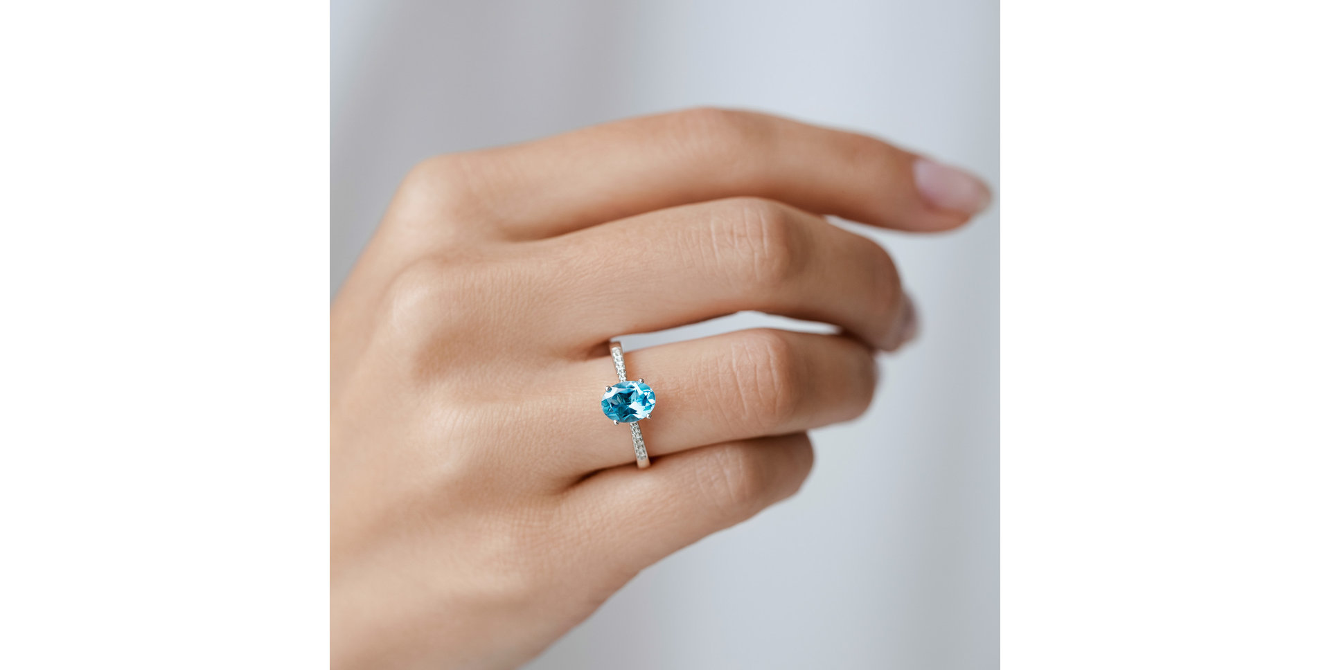 Prsten s diamanty a morganitem Bonbon
