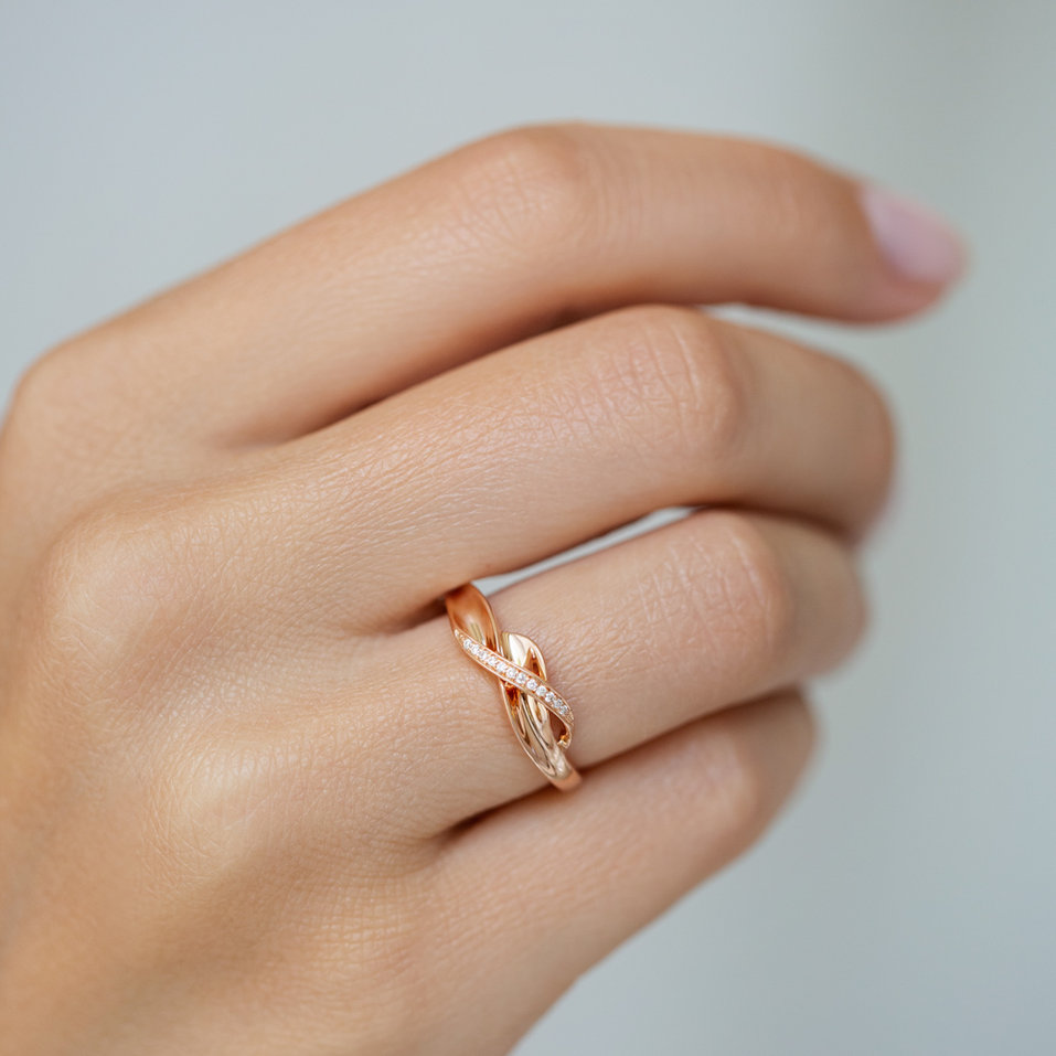 Prsten s diamanty Twisted Elegance