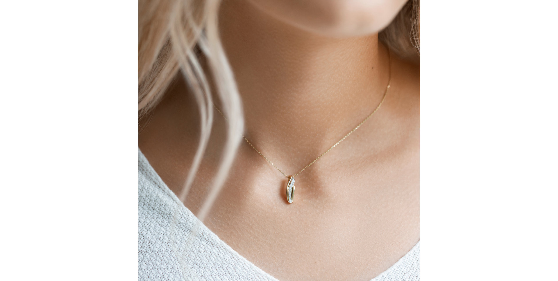 Přívěsek s diamanty Elegant Line