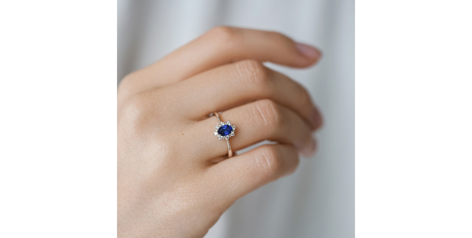 Prsten s diamanty a safírem Princess