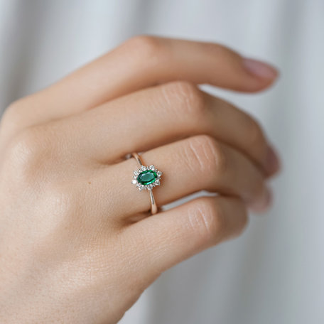 Prsten s diamanty a smaragdem Princess