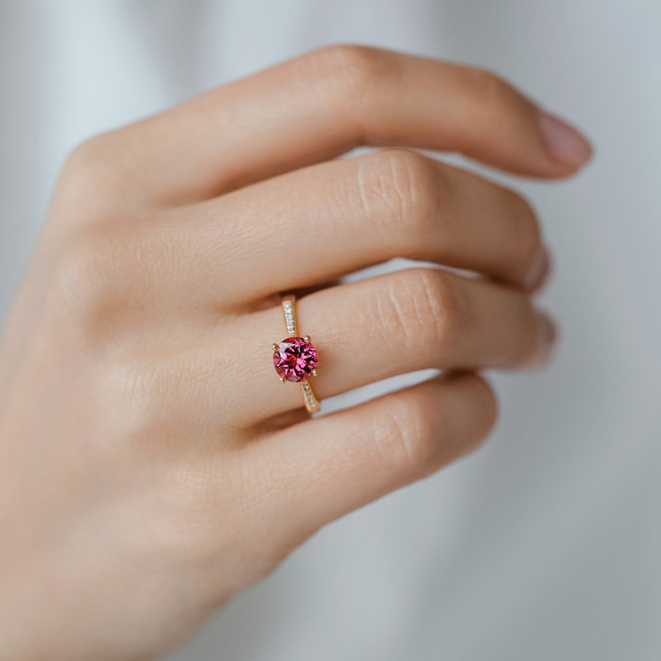 Prsten s diamanty a topazem london Bonbon