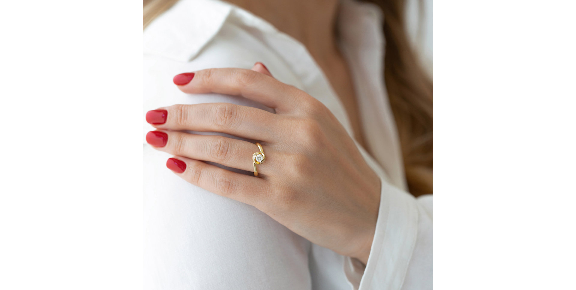 Prsten s diamanty Twisted Tenderness