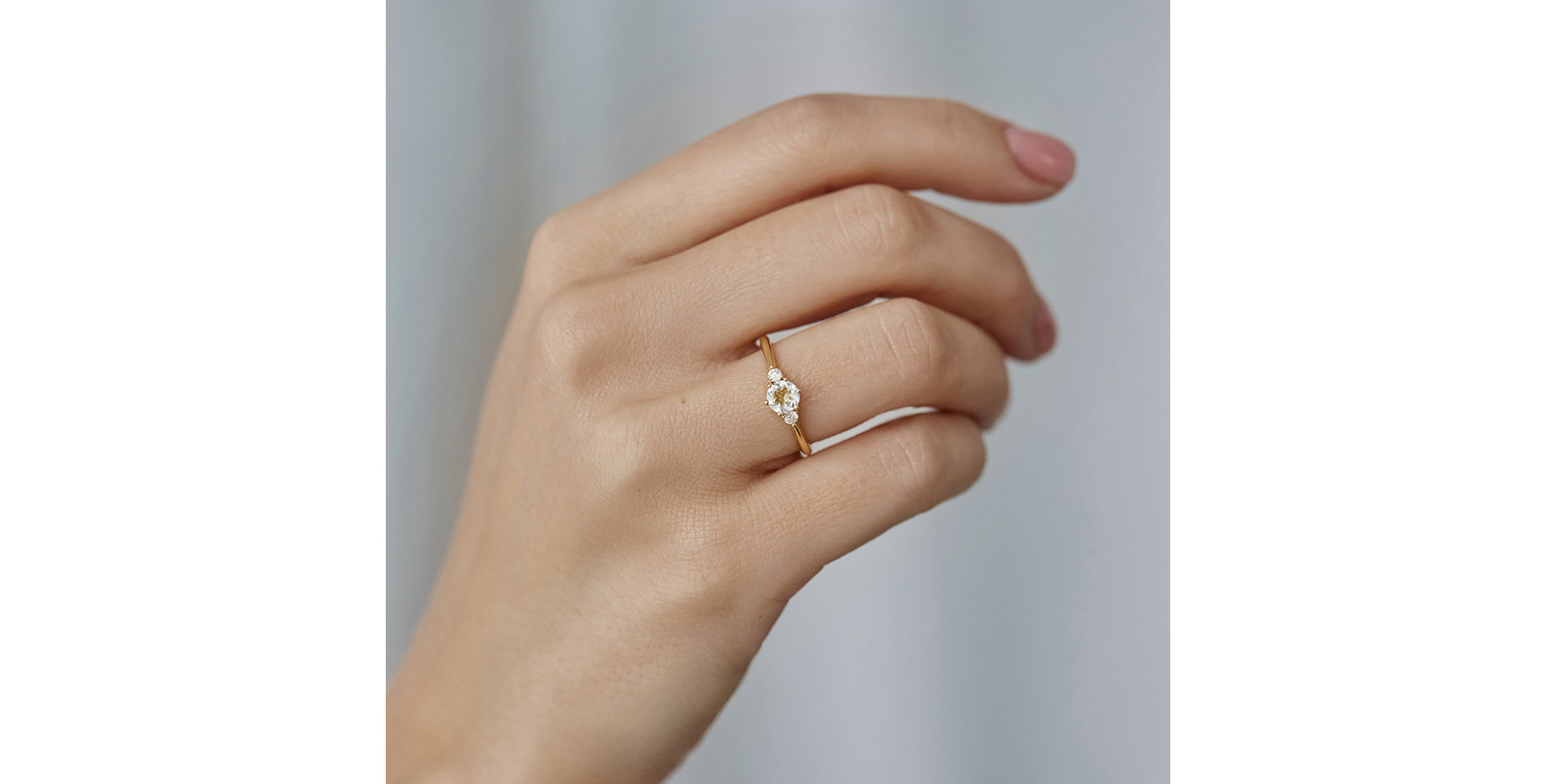 Prsten s diamanty a peridotem Midnight Serenity