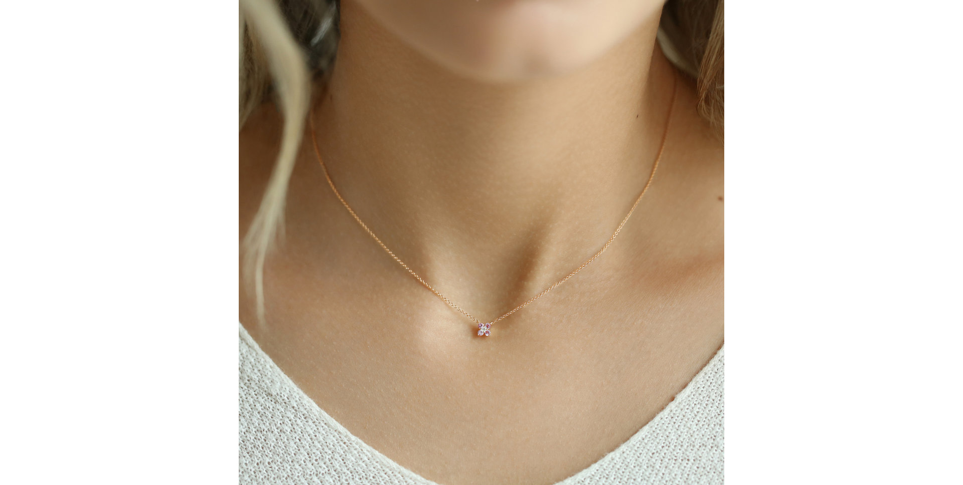 Náhrdelník s diamantem a peridoty Divine Bloom