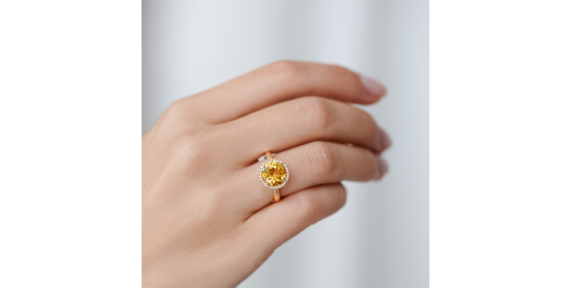 Prsten s růženínem a diamanty Bonbon