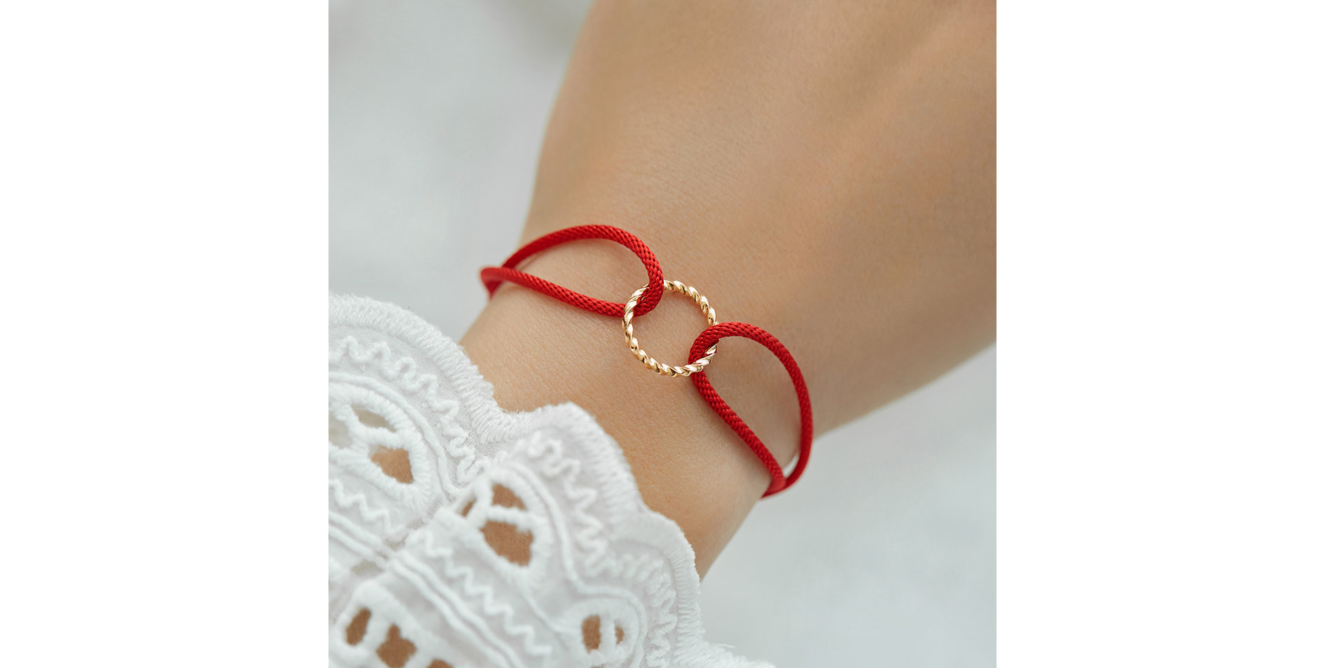 Dámský náramek se šňůrkou Circle