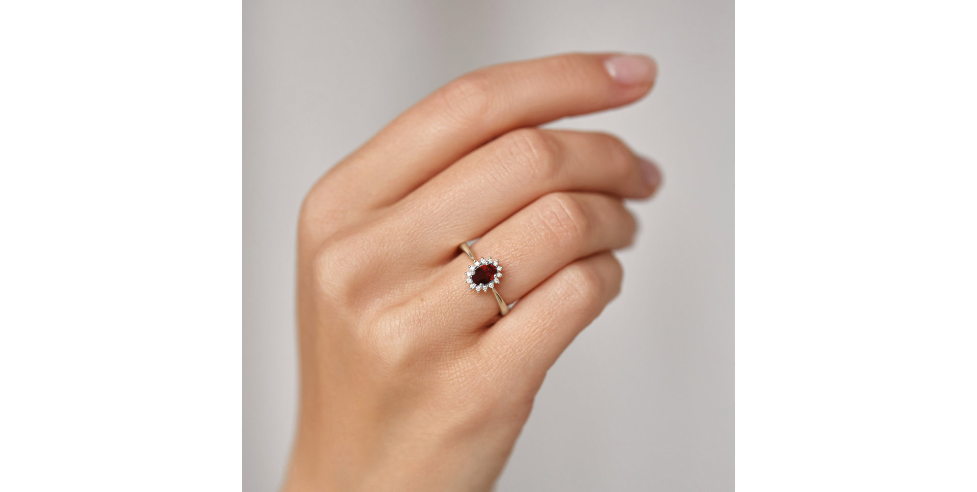 Prsten se safírem a diamanty Princess