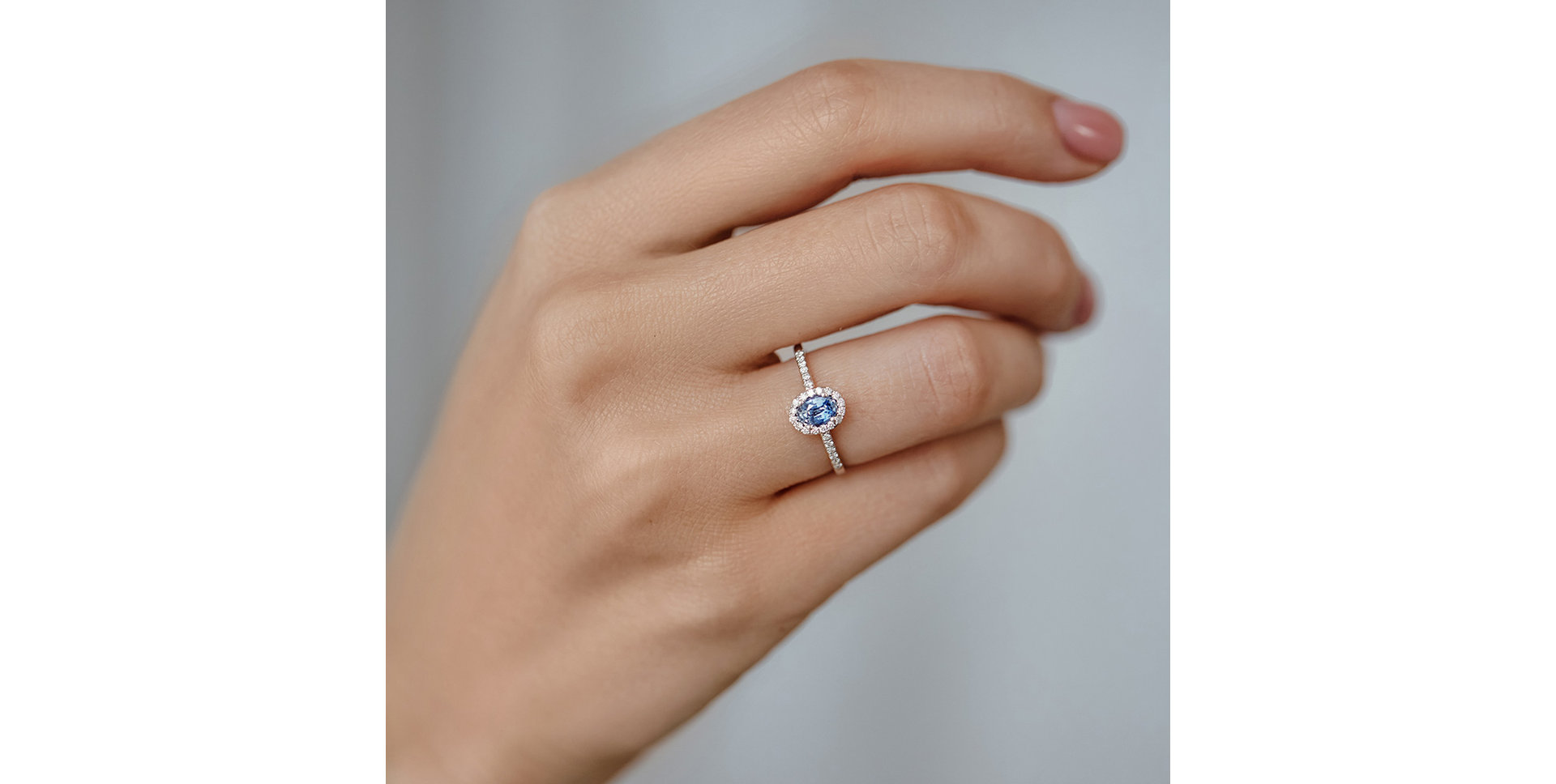 Prsten s diamanty a safírem Princess