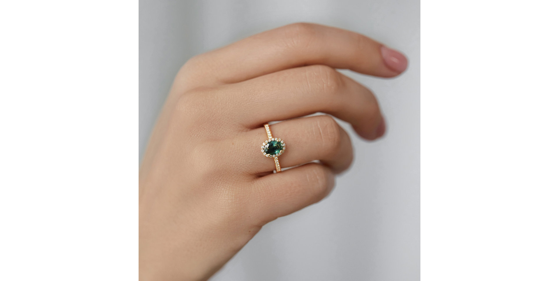 Prsten se safírem a diamanty Princess