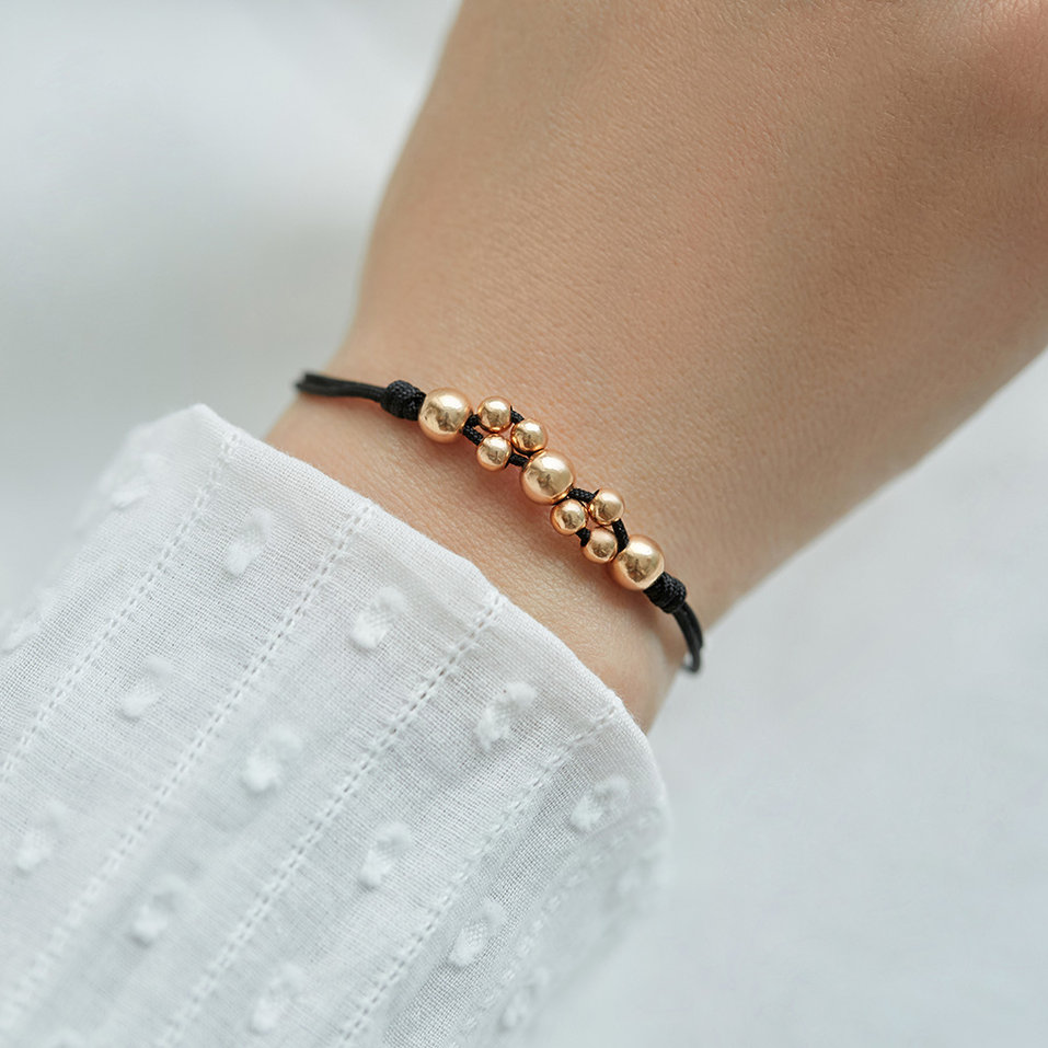 Náramek se šnůrkou Bubble Shamballa