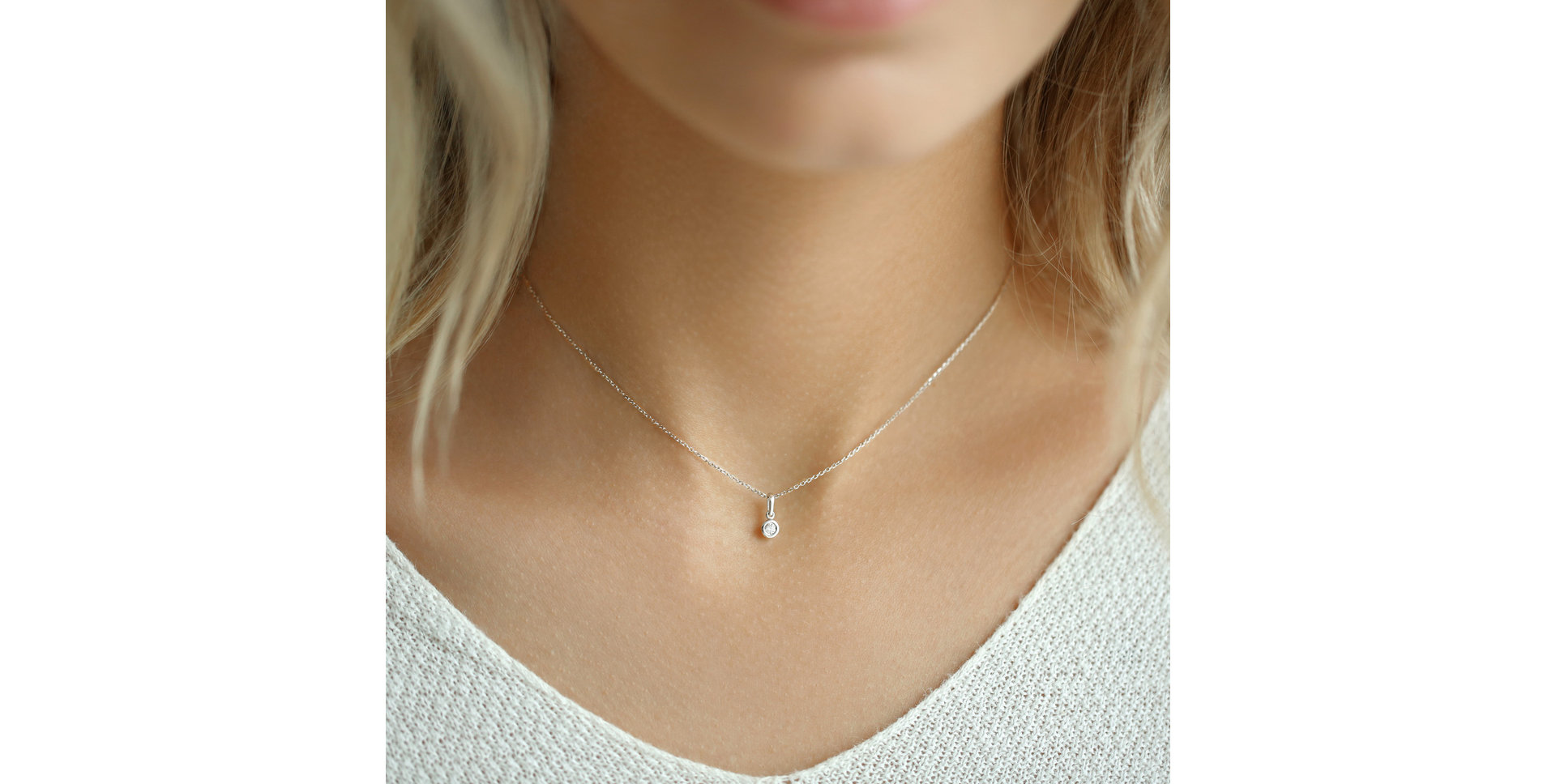 Přívěsek s diamantem Dots