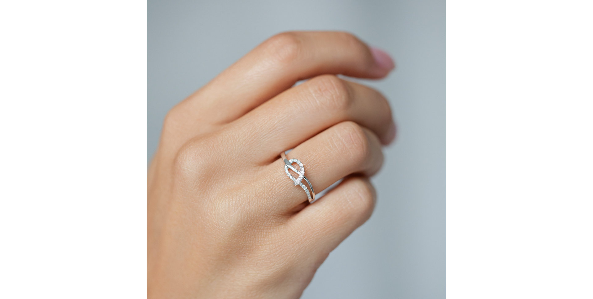 Prsten s diamanty Elegant Knot