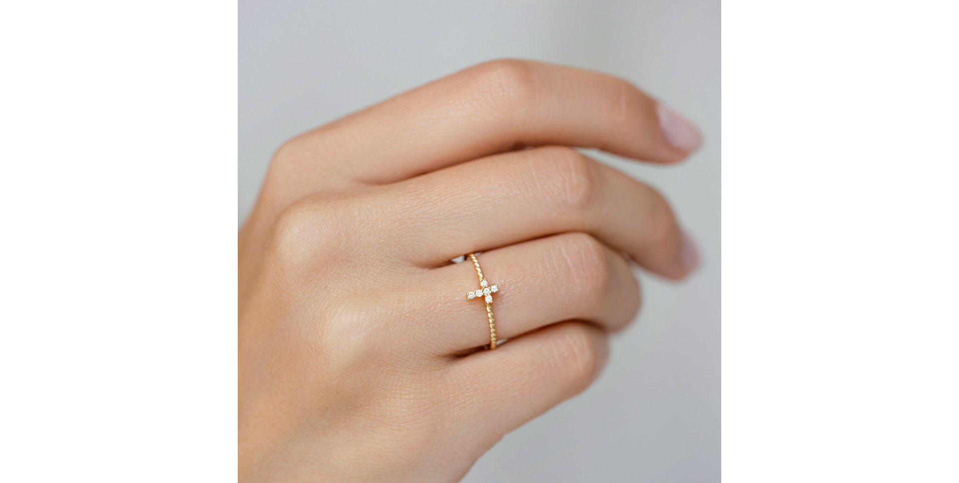 Prsten s diamanty Cross