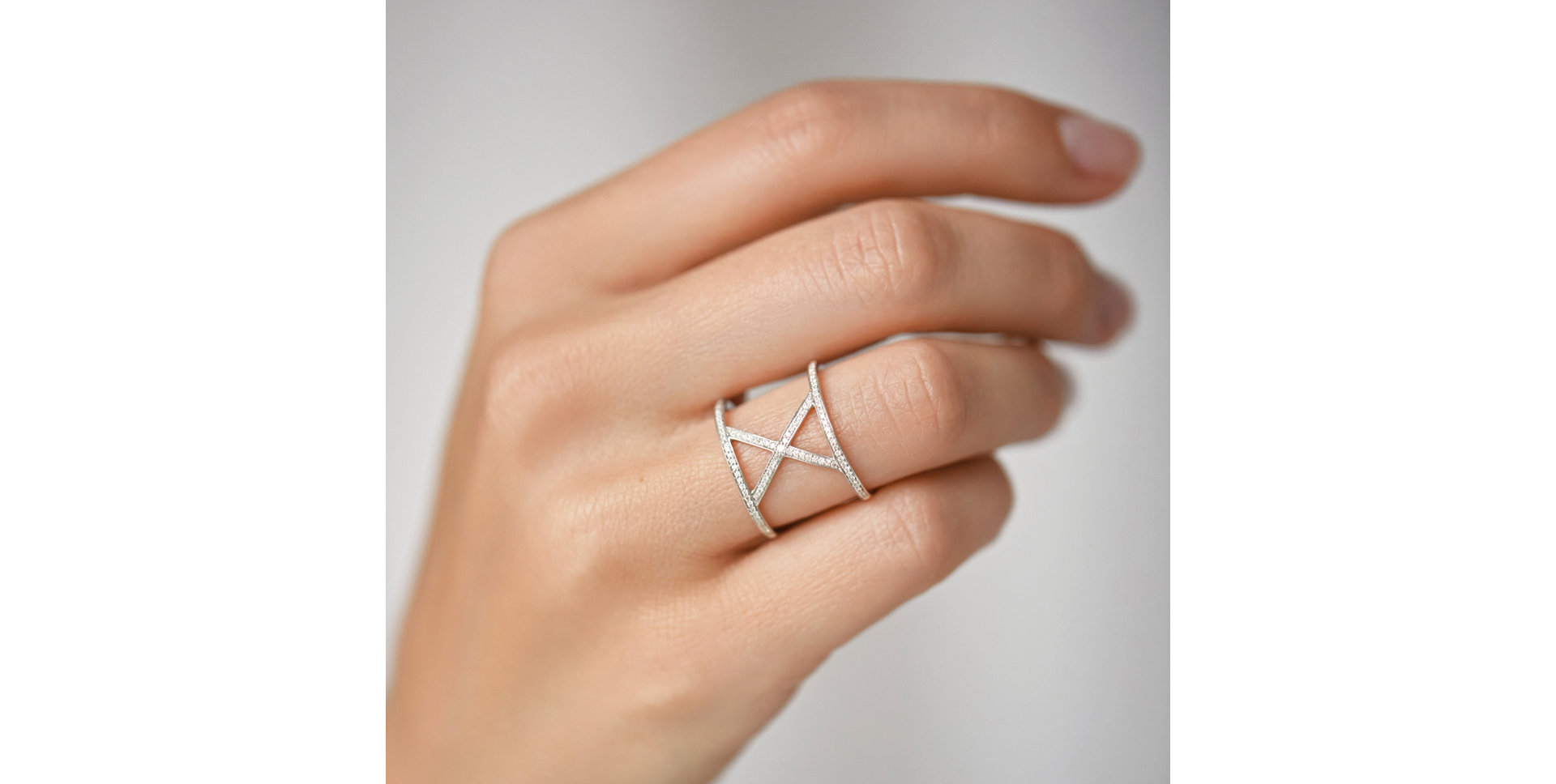 Prsten s diamanty Silent Hymn