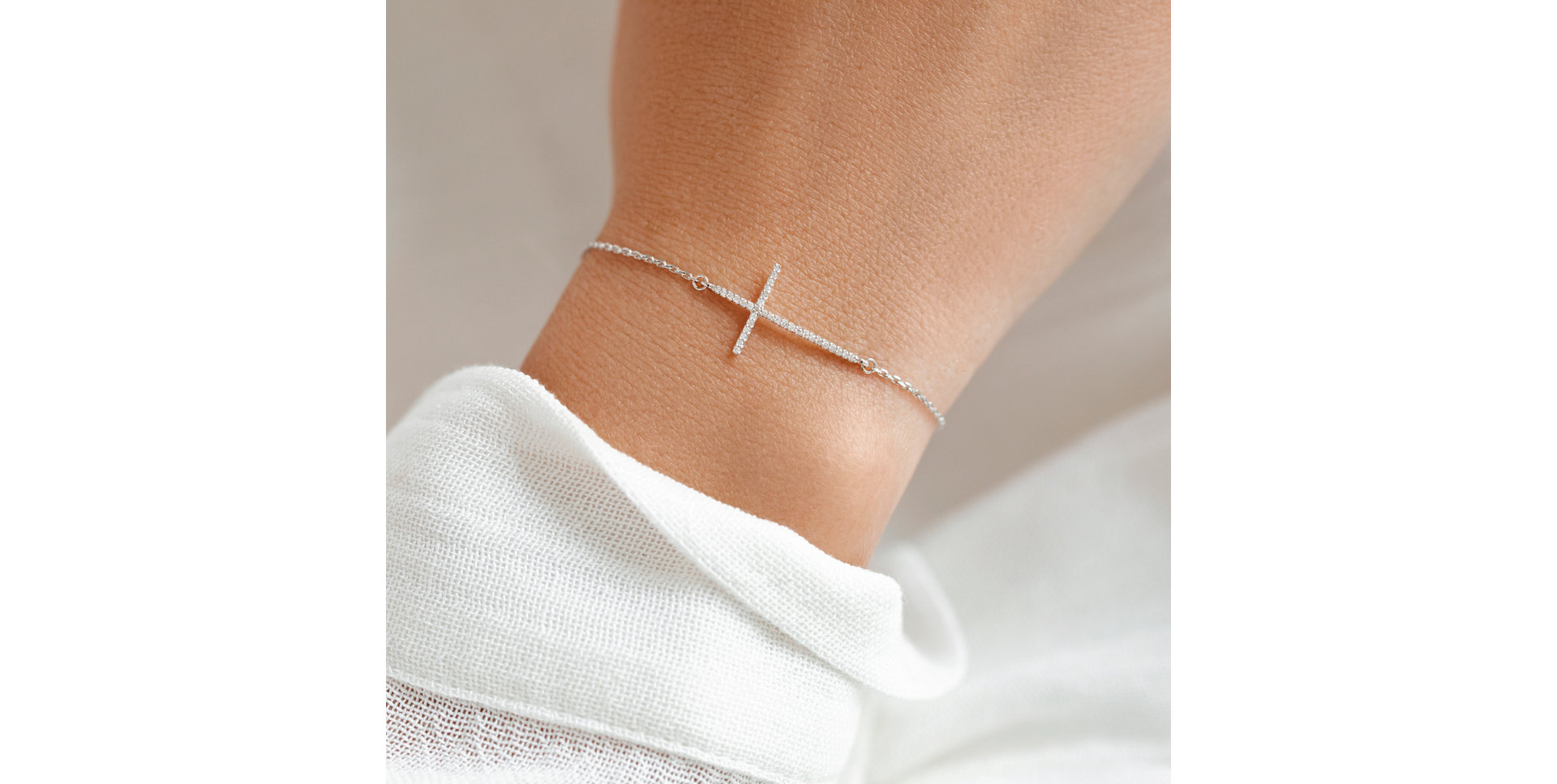 Náramek s diamanty Shiny Cross