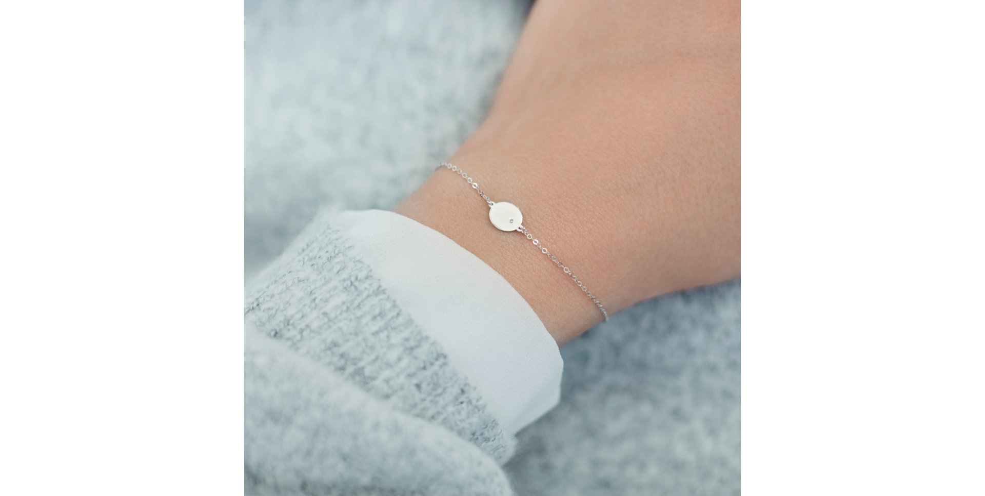 Náramek s diamantem Monogram Style