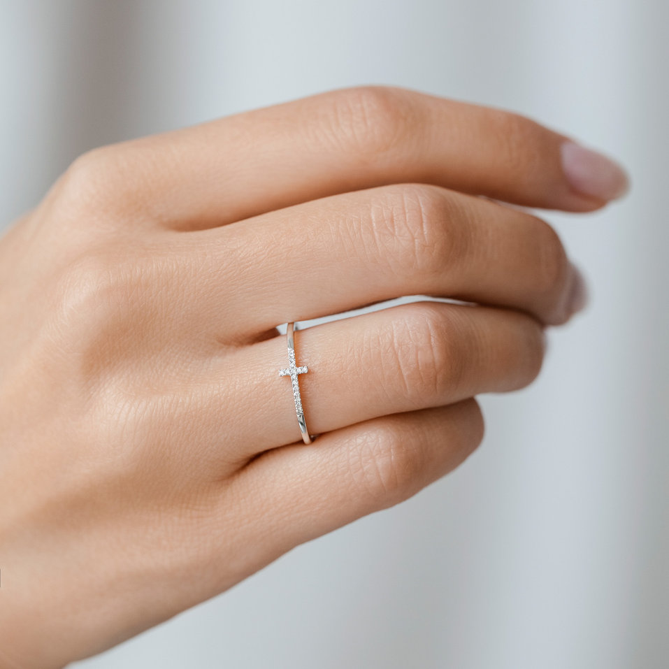 Prsten s diamanty Cross
