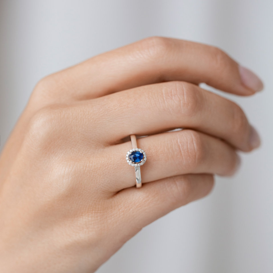 Prsten s diamanty a safírem Princess